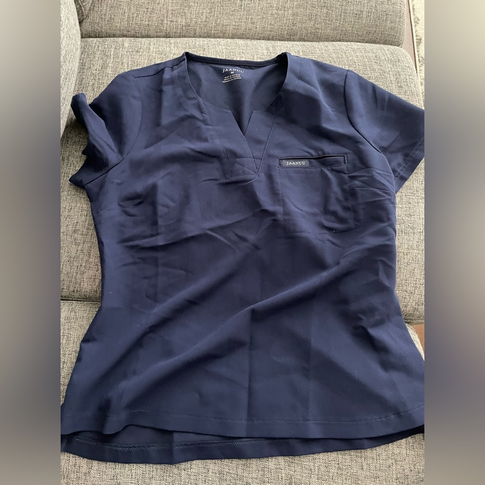 Jaanuu Women’s 1 pocket tuck in scrub top